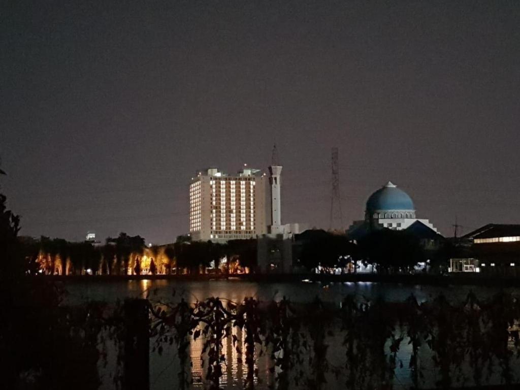 My Tower Hotel Surabaya Ngoại thất bức ảnh