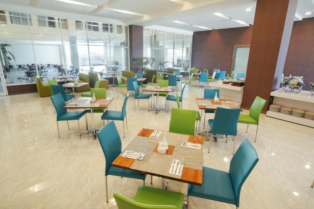 My Tower Hotel Surabaya Ngoại thất bức ảnh