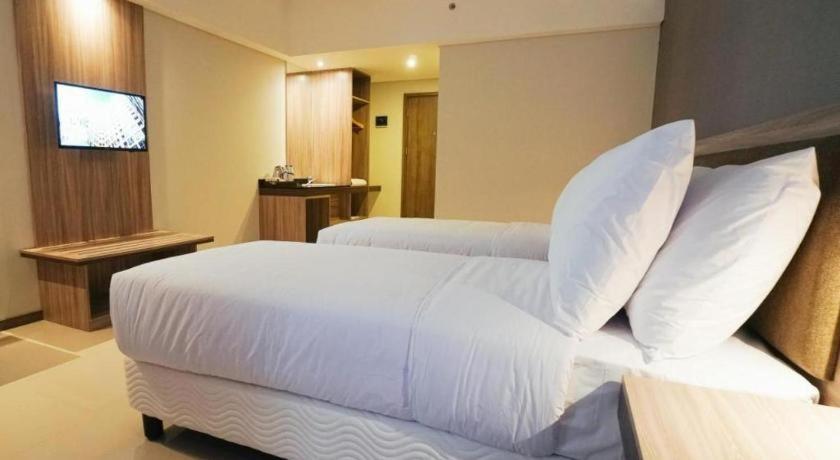 My Tower Hotel Surabaya Ngoại thất bức ảnh
